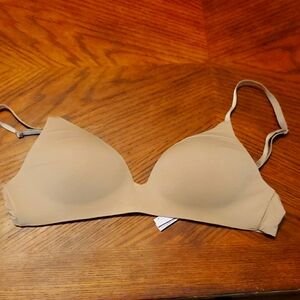 Victoria's secret Wireless IPEX beige 34B